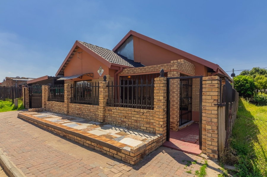 3 Bedroom Property for Sale in Gelukwaarts Free State